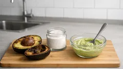 Avocado und Natron: 5 überraschende Anwendungen als Hausmittel im Haushalt